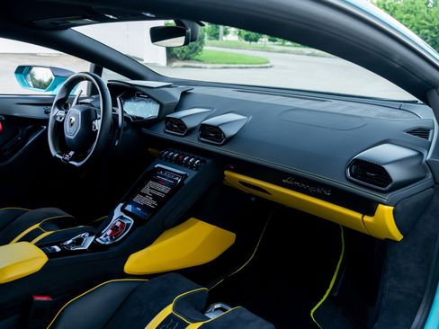 Used 2023 Lamborghini Huracan Tecnica RWD image 16