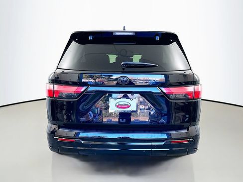 Used 2024 Toyota Sequoia Platinum AWD/4WD image 6
