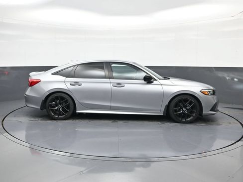 Used 2023 Honda Civic Sport image 11