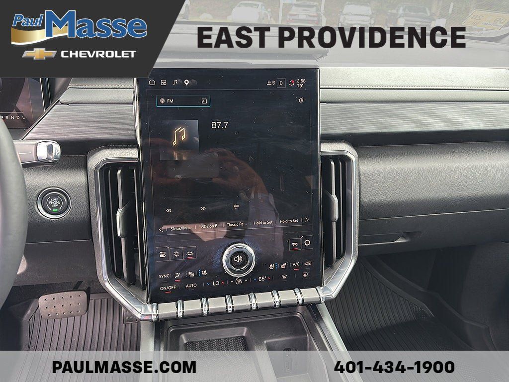 Used 2025 GMC Acadia AT4 w/ Luxury Package AWD/4WD image 14