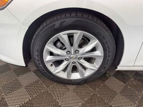 Used 2022 Chevrolet Malibu LT FWD image 25
