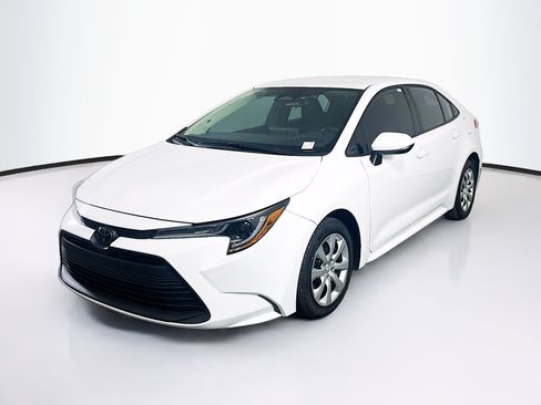 Used 2024 Toyota Corolla LE FWD image 3