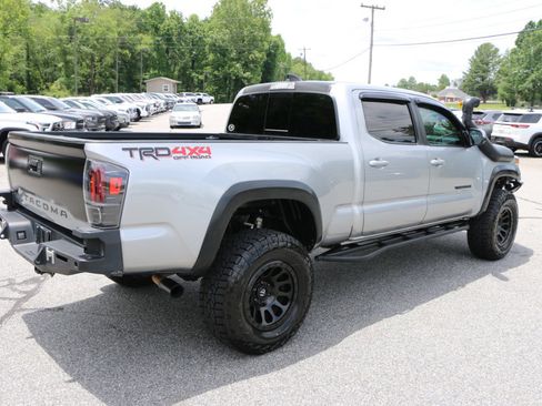 Used 2021 Toyota Tacoma TRD Off-Road w/ Technology Package AWD/4WD image 8