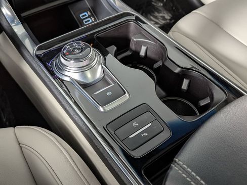 Used 2020 Ford Edge Titanium image 35