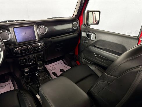 Used 2021 Jeep Wrangler Unlimited Sahara image 23