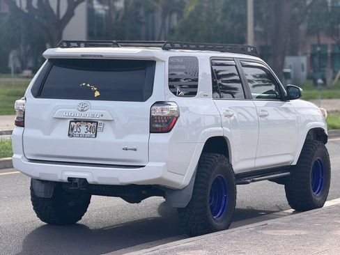 Used 2016 Toyota 4Runner SR5 AWD/4WD image 5