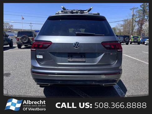 Used 2020 Volkswagen Tiguan SE R-Line AWD/4WD image 5