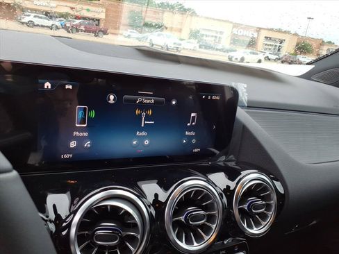 Used 2026 Mercedes-Benz GLA 250 4MATIC image 18