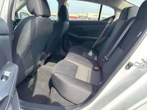 Used 2025 Nissan Sentra SV image 10