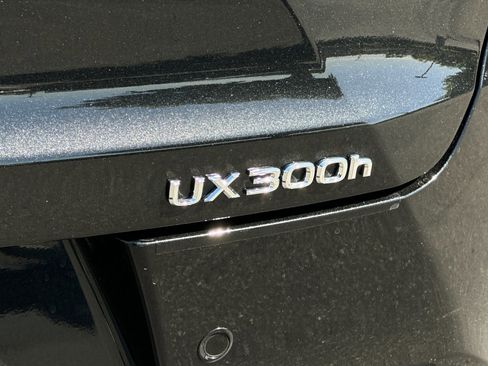 New 2026 Lexus UX 300h FWD image 21