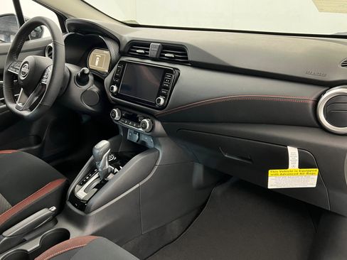 New 2025 Nissan Versa SR w/ Trunk Package image 23