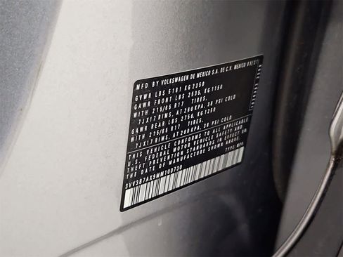 Used 2021 Volkswagen Tiguan SE image 36