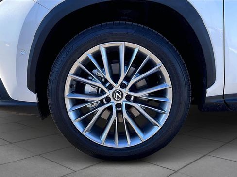 Used 2025 Lexus NX 300h AWD w/ Luxury Package image 10