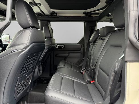 New 2025 Ford Bronco Badlands image 13