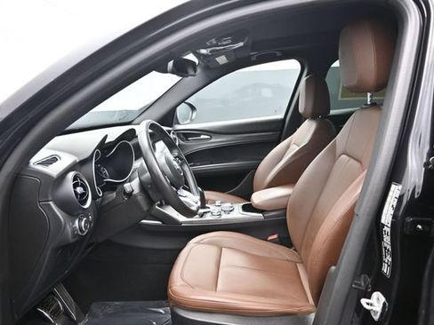 Used 2023 Alfa Romeo Stelvio Ti AWD/4WD image 8
