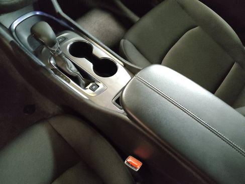 Used 2025 Chevrolet Malibu LT FWD image 26