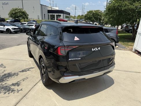 New 2026 Kia Sportage SX image 3