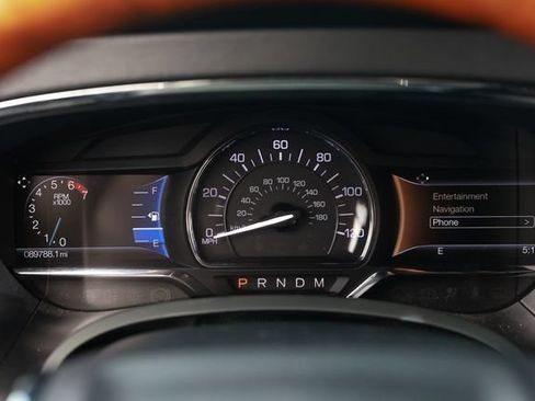 Used 2016 Lincoln Navigator Select RWD image 34