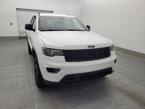 Used 2019 Jeep Grand Cherokee Laredo image 14