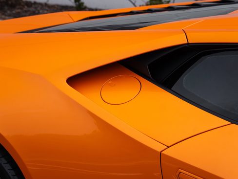 Used 2016 Lamborghini Huracan LP 610-4 AWD/4WD image 18