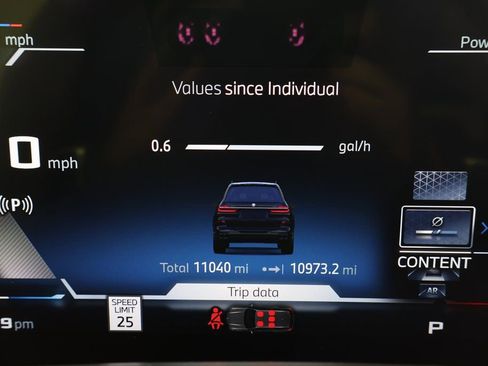Used 2025 BMW X7 M60i AWD/4WD image 18