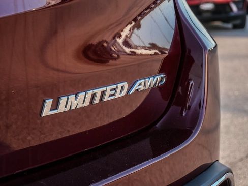 Used 2019 Toyota Highlander Limited w/ Carpet Mat Package (TMS) AWD/4WD image 12