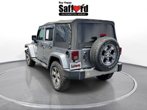 Used 2018 Jeep Wrangler Unlimited Sahara AWD/4WD image 3