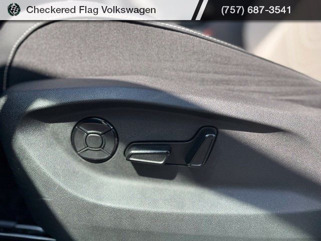 Used 2025 Volkswagen Tiguan SE FWD image 22