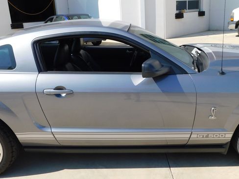 Used 2007 Ford Mustang Shelby GT500 RWD image 31
