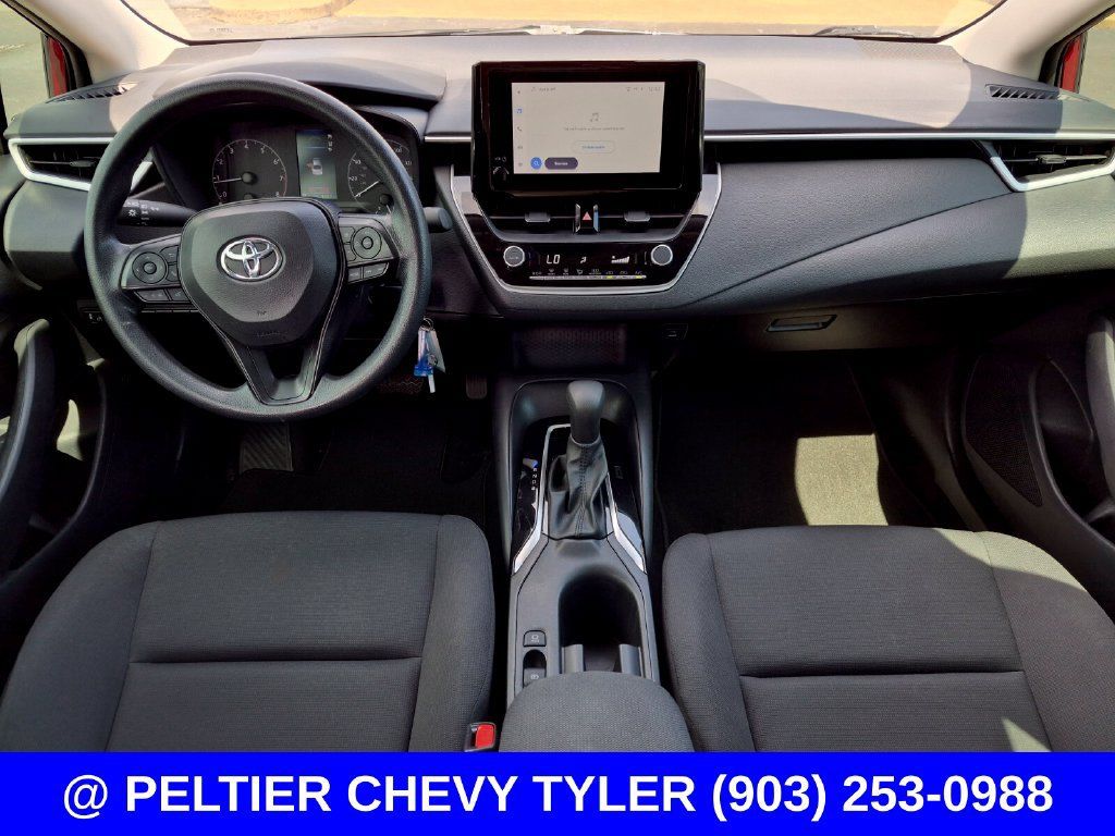 Used 2025 Toyota Corolla LE FWD image 30