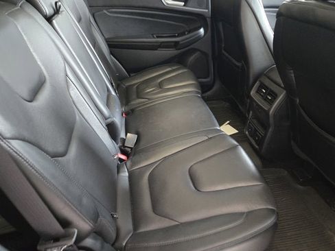 Used 2019 Ford Edge Titanium w/ Equipment Group 301A image 9