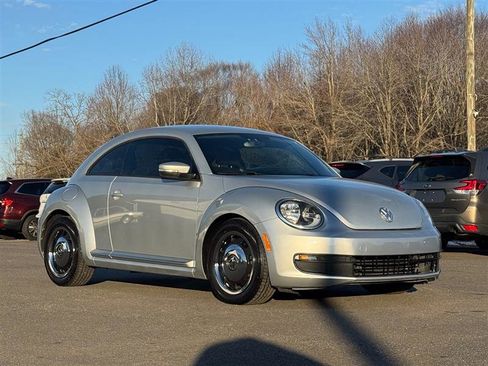 Used 2012 Volkswagen Beetle 2.5 image 4