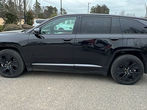 Used 2024 Jeep Wagoneer Launch Edition image 11