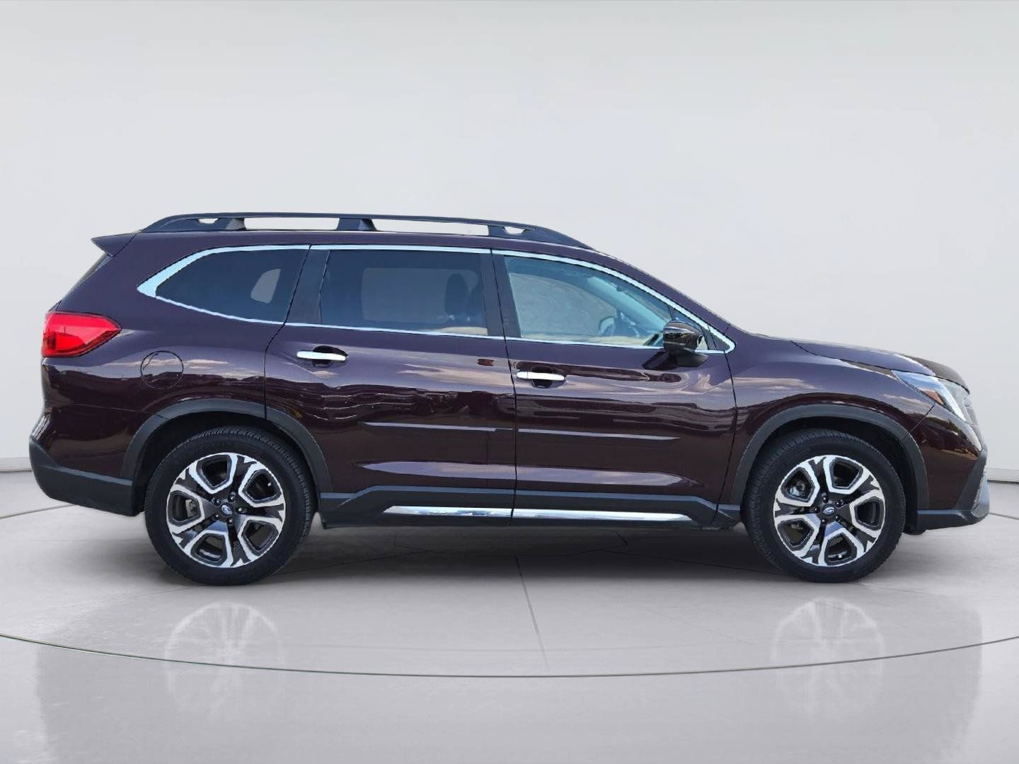 Used 2024 Subaru Ascent Touring AWD/4WD image 2
