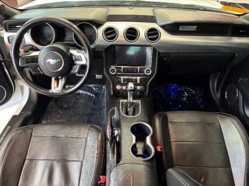 Used 2019 Ford Mustang Premium RWD image 3