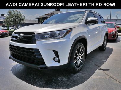 Used 2018 Toyota Highlander SE w/ Carpet Mat Package (TMS)
