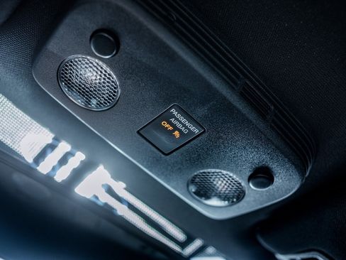 Used 2022 Ford Mustang Shelby GT500 w/ Carbon Fiber Track Pack image 25