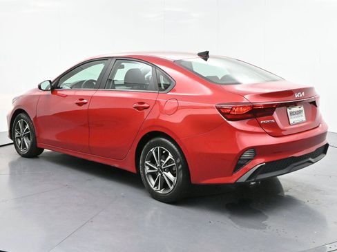 Used 2022 Kia Forte LXS FWD image 5