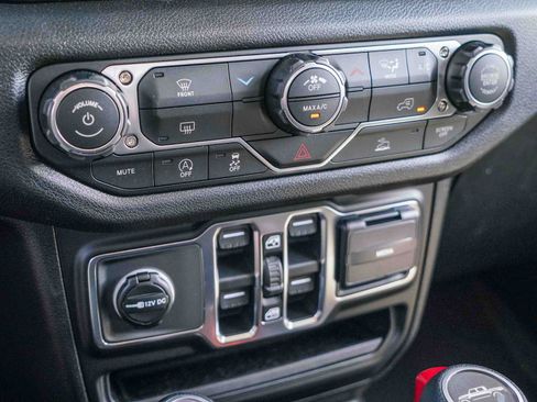 New 2026 Jeep Gladiator Sport AWD/4WD image 21