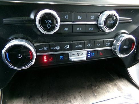 Used 2023 Ford F150 Lariat image 26