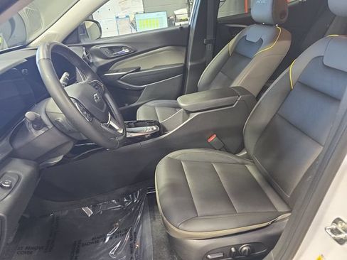 Used 2024 Chevrolet Trax ACTIV w/ Sunroof Package FWD image 16