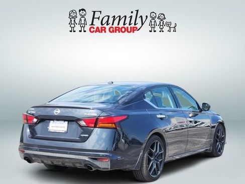 Used 2020 Nissan Altima 2.0 Platinum FWD image 4