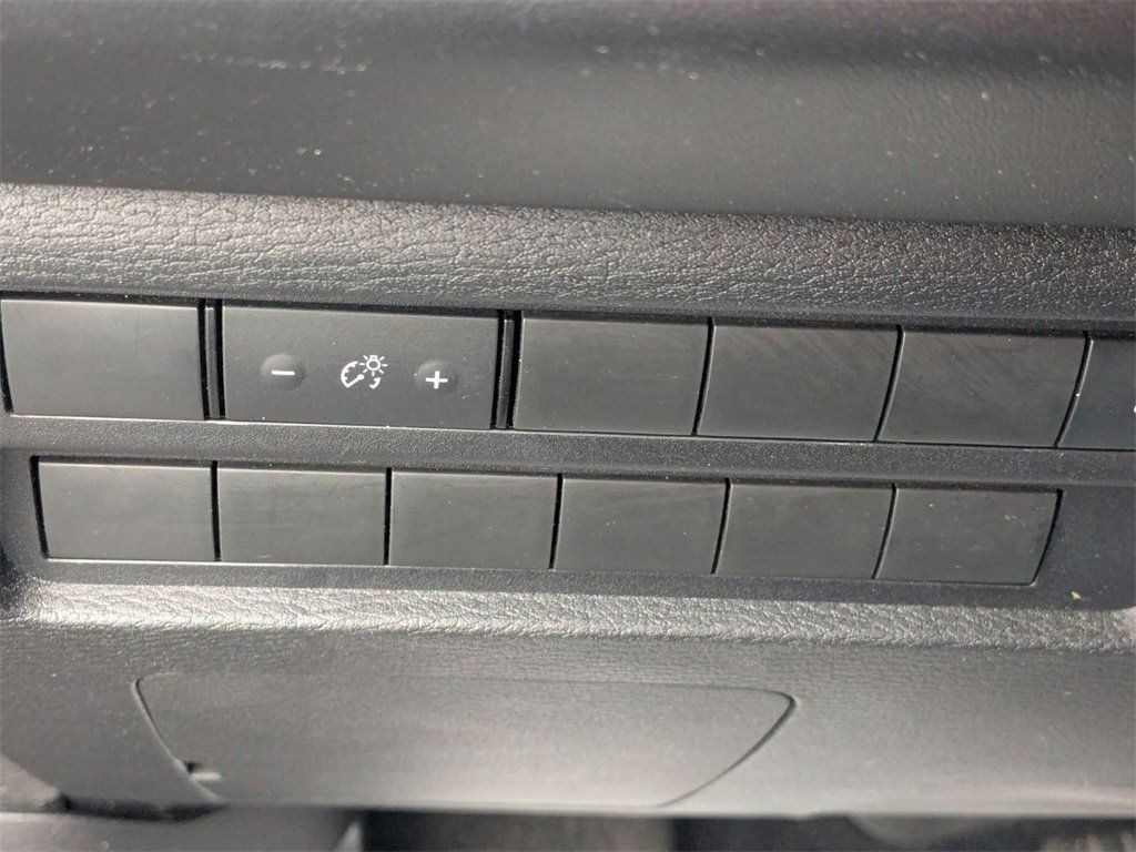 Used 2024 Mitsubishi Outlander SE FWD image 17