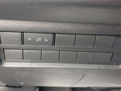 Used 2024 Mitsubishi Outlander SE FWD image 17