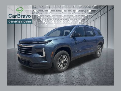 Used 2026 Chevrolet Traverse LT AWD/4WD image 1