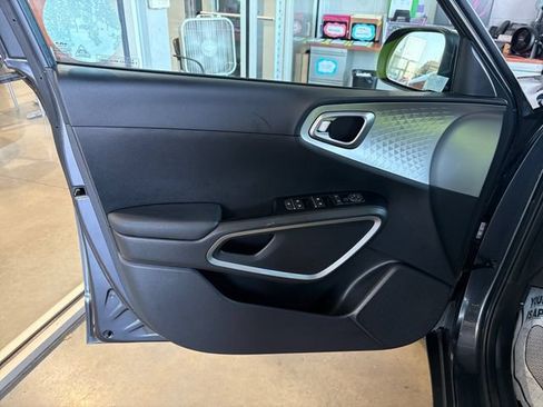 Certified 2023 Kia Soul LX w/ Option Group 015 FWD image 16