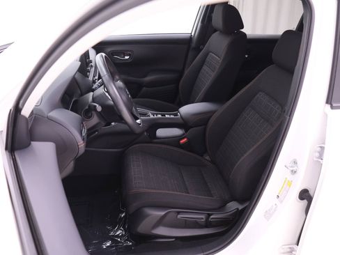 Certified 2024 Honda HR-V Sport image 4