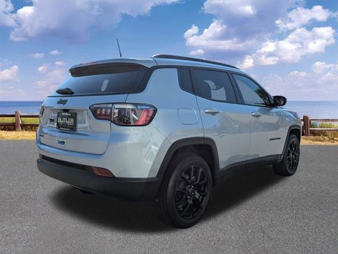 Used 2025 Jeep Compass Latitude w/ Altitude Special Edition image 6