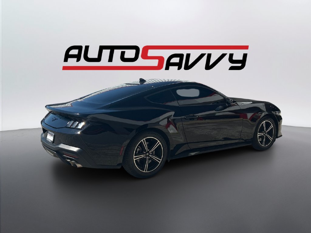 Used 2025 Ford Mustang Premium RWD image 5