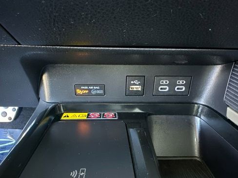 Certified 2025 Toyota Camry SE FWD image 39